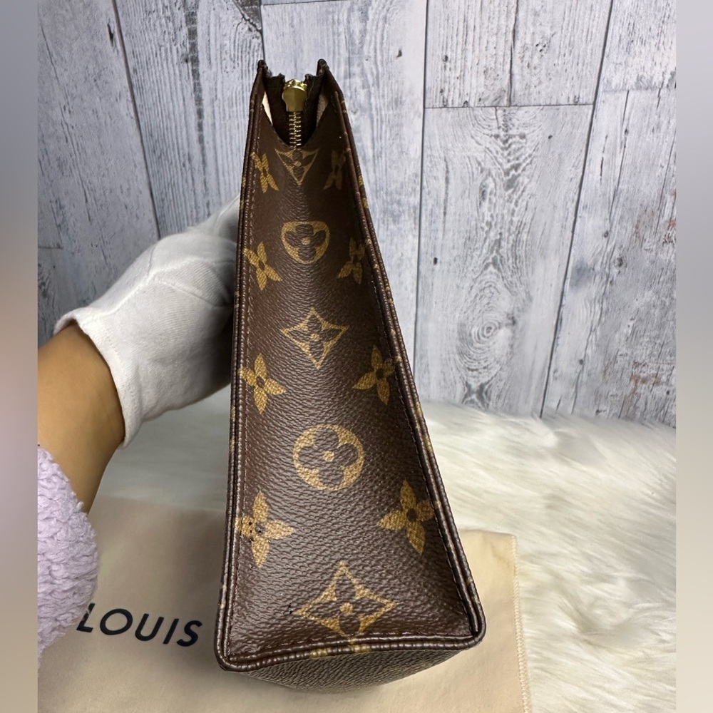 LOUIS VUITTON monogram toiletry GM - Picture 7 of 17